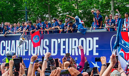 Paris écrase l’Inter Milan et décroche sa première Ligue des champions